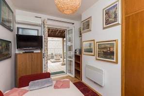 1 Schlafzimmer, Bügeleisen/Bügelbrett, Internetzugang, Bettwäsche