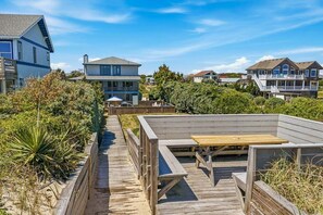 Outdoor dining - Duck Dreams | Oceanfront | Private Pool, Hot Tub, Dog Friendly | Duck (Duck)