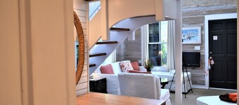 Simonton Court Historic Inn & Cottages