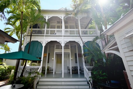 Simonton Court Historic Inn Cottages - Image 5
