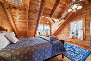 2 bedrooms, iron/ironing board, free WiFi, bed sheets - Beautiful Log Cabin In the Lake Lure~ close to Mirror Lake ~ WiFi (Lake Lure)