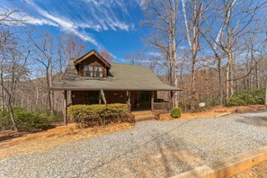 Exterior - Beautiful Log Cabin In the Lake Lure~ close to Mirror Lake ~ WiFi (Lake Lure)