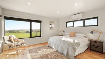 7 bedrooms, iron/ironing board, travel crib, internet