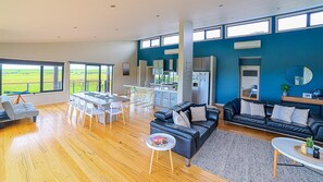 Interior - The Islander - sleeps 20 (Ventnor)