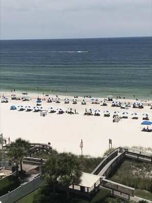 On the beach - Direct Ocean View from the top floor! (Orange Beach)