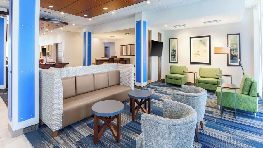 Holiday Inn Express & Suites Chicago O'Hare Airport by IHG