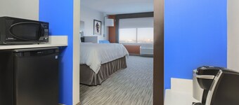 Holiday Inn Express & Suites Chicago O'Hare Airport by IHG