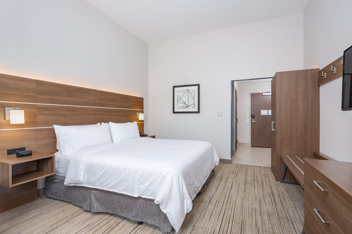 In-room safe, blackout drapes, iron/ironing board