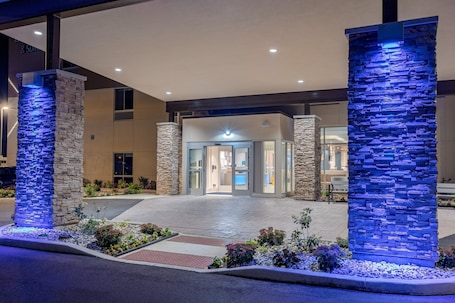 Exterior. Holiday Inn Express & Suites Elkhart North by IHG