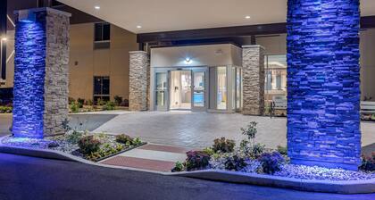 Holiday Inn Express & Suites Elkhart North by IHG