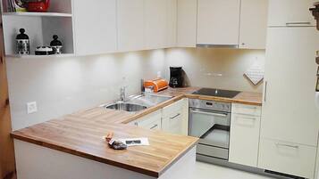 Réfrigérateur, four, lave-vaisselle