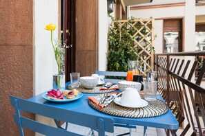 Free daily local cuisine breakfast  - B&B La Marmora 39 (Florence)