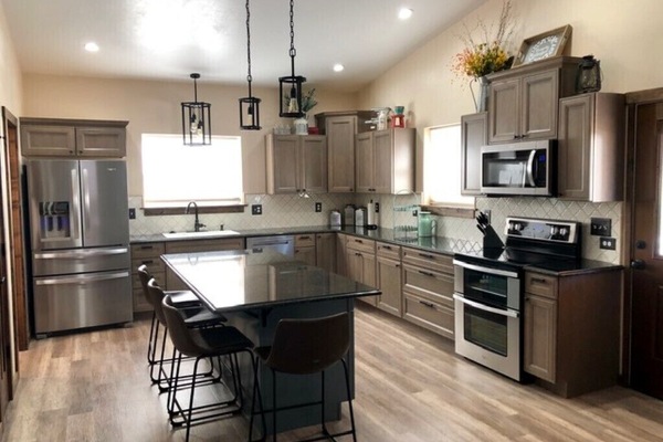 Frigorífic, microones, forn i placa de cuina