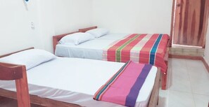 Individually decorated, laptop workspace, blackout drapes, free WiFi - RINA HOTEL (Arugam Bay)