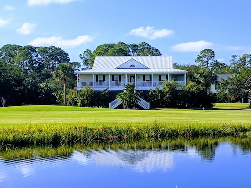 Secluded 3BR private home on golf course!