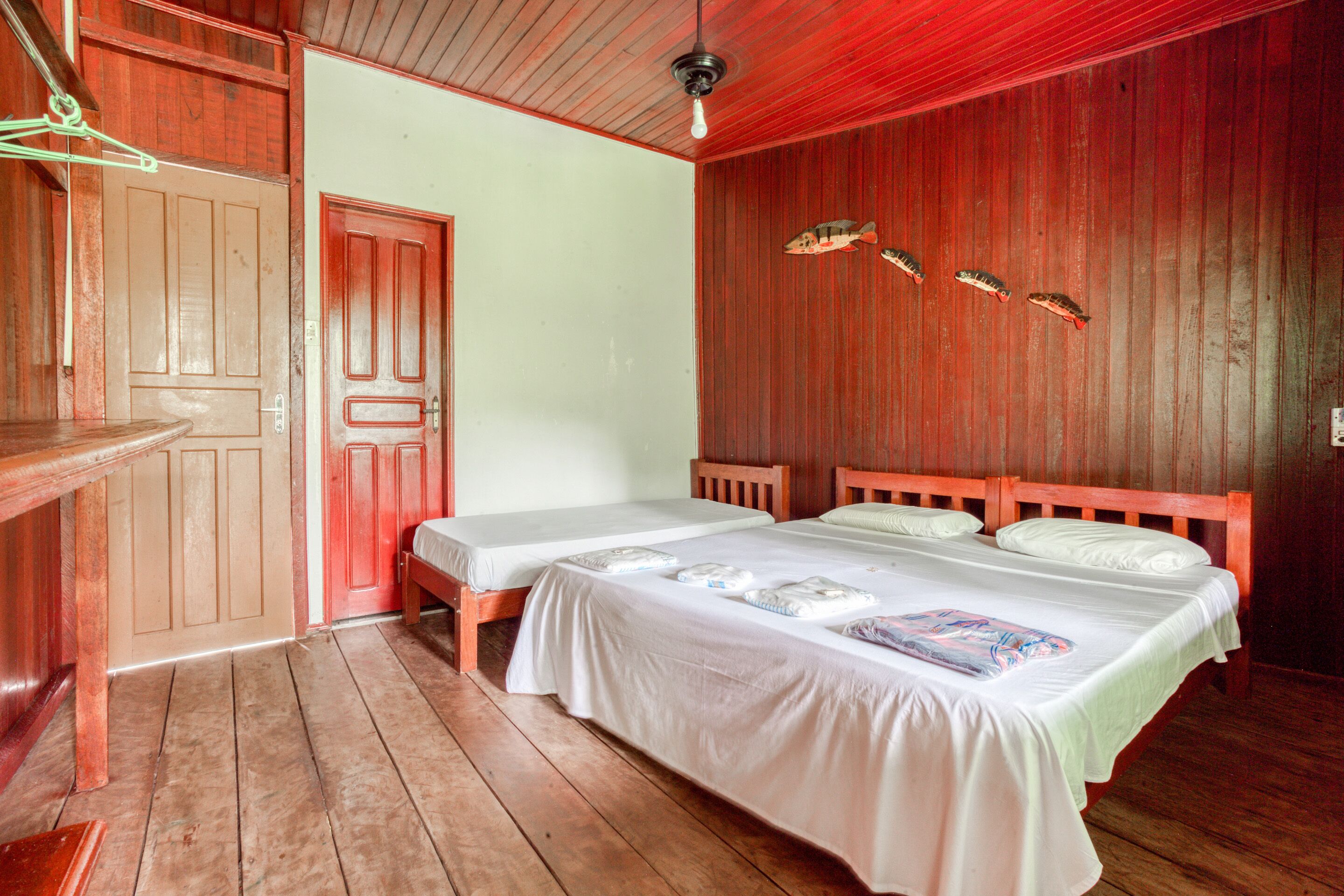Frigobar, Wi-Fi de cortesia, roupa de cama