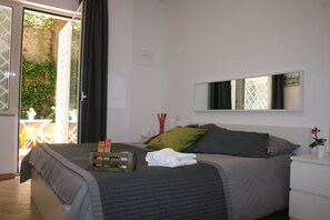 2 室のベッドルーム、アイロン / アイロン台、WiFi (無料)、ベッドシーツ