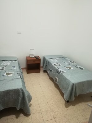 2 chambres, fer et planche Ă repasser, draps fournis
