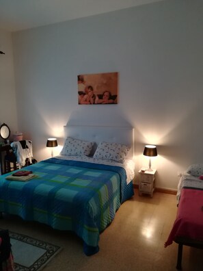 2 bedrooms, iron/ironing board, bed sheets - Holiday home in the center of Sapri 400 meters from the sea. (Sapri)