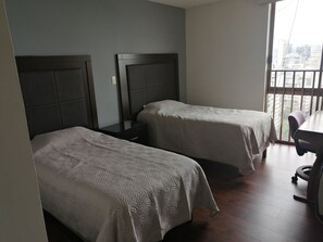 3 bedrooms, blackout curtains, iron/ironing board, bed sheets - Polanco Super Lujo (Mexico City)