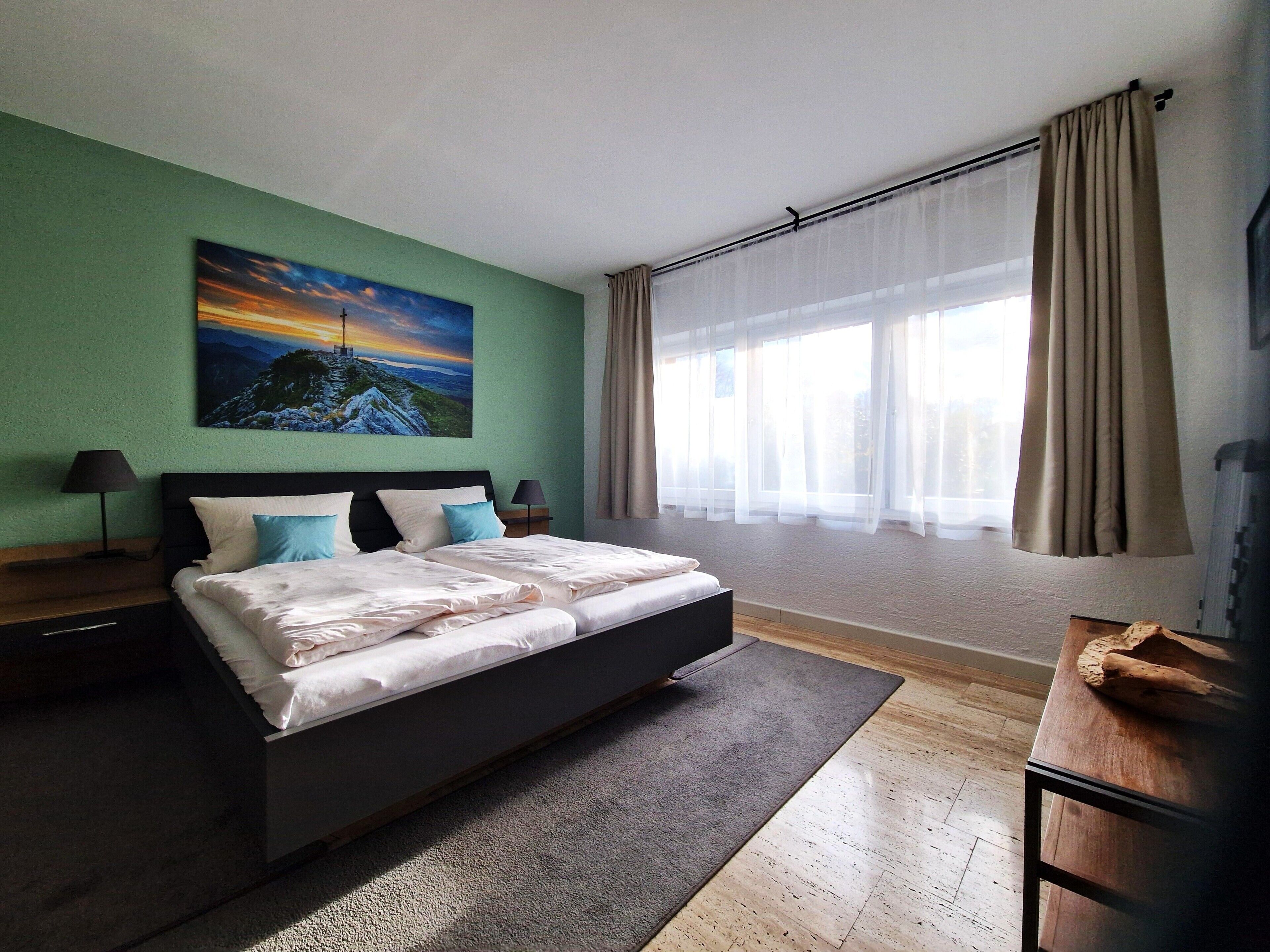 1 bedroom, bed sheets