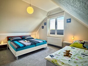 1 bedroom, travel crib, WiFi, bed sheets