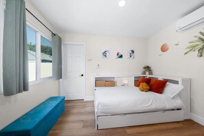 Iron/ironing board, travel cot, WiFi, bed sheets