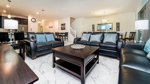 Flat-screen TV, DVD player - 9BR Pool Home in ChampionsGate MVD (Davenport)