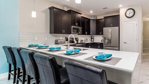 Stovetop, dishwasher, cookware/dishes/utensils