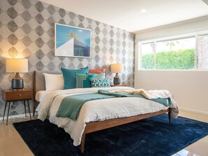 4 bedrooms, iron/ironing board, free WiFi, bed sheets
