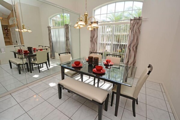 Stovetop, dishwasher, cookware/dishes/utensils - 3BR 2BA Pool Home (Kissimmee)