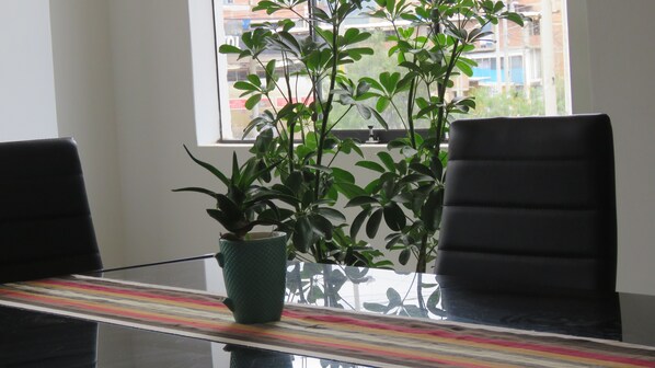 المنشأة من الداخل