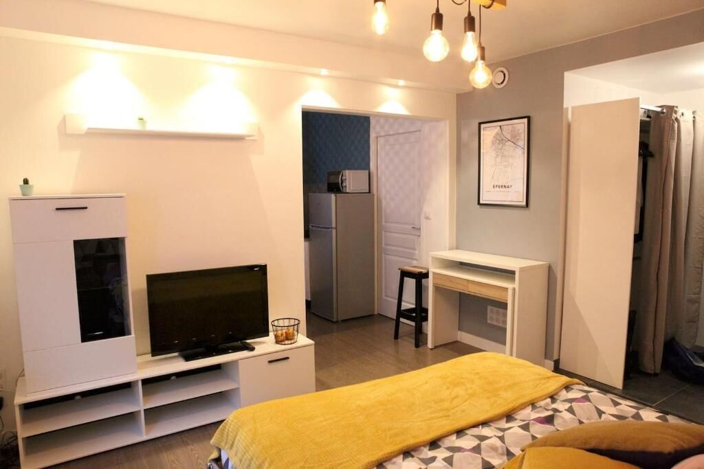 Chambres insonorisées, fer et planche à repasser, draps fournis