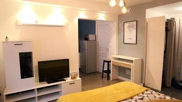 Chambres insonorisées, fer et planche à repasser, draps fournis