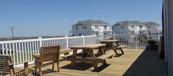 Waterfront, Poolside, King Bd, Ground-Floor, & WiFi