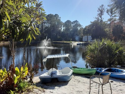 Lake Retreat of Steinhatchee- The place for scallop season, fun and memories!!