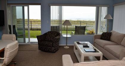 Oceanfront Condo, Ground Floor, Full Kitchen, Patio, Expansive Views
