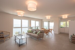 TV - Exclusive apartment in Sveta Marina, Istria, 1st floor - directly by the sea (Sveta Marina, Labin)