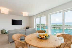 Dining - Exclusive apartment in Sveta Marina, Istria, 1st floor - directly by the sea (Sveta Marina, Labin)