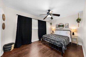 2 soverom, strykejern/-brett, wi-fi og sengetøy