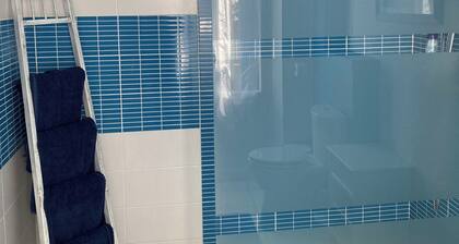 Adrien @ Villa Céline.