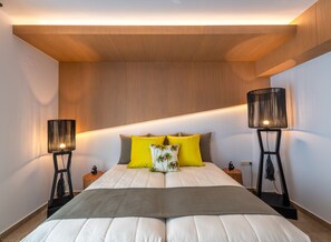 5 bedrooms, in-room safe, iron/ironing board, free WiFi - Ivoni Villa, Spacious Family Retreat • Pool & Play (Perama)