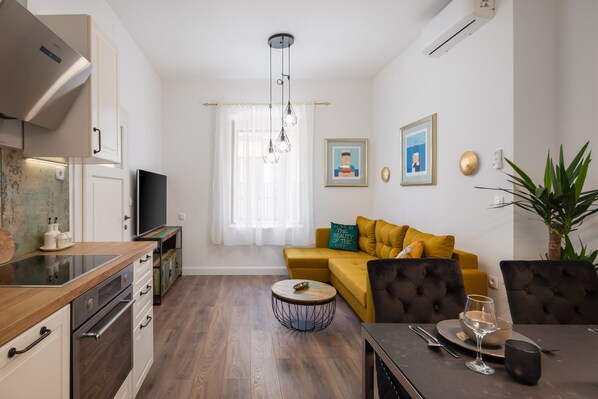 Smart TV - Luxury apartment with patio in the heart of Split (Split)