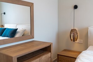 4 habitaciones, tabla de planchar con plancha y cuna de viaje
