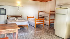 1 bedroom, bed sheets