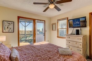5 bedrooms, WiFi, bed sheets - Duck Down | Oceanfront | Hot Tub | Duck (Duck)