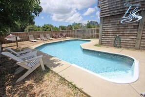 Pool - Tar Valier | 1775 ft from the beach | Dog Friendly, Private Pool, Hot Tub | Duck (Duck)