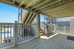 Terrace/patio - Keg's | Oceanfront | Private Pool, Hot Tub | Nags Head (Nags Head)