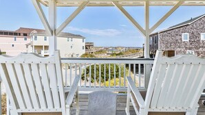 Property grounds - No Wake Zone | 164 ft from the beach | Dog Friendly, Hot Tub | Nags Head (Nags Head)