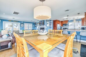 Dining - No Wake Zone | 164 ft from the beach | Dog Friendly, Hot Tub | Nags Head (Nags Head)